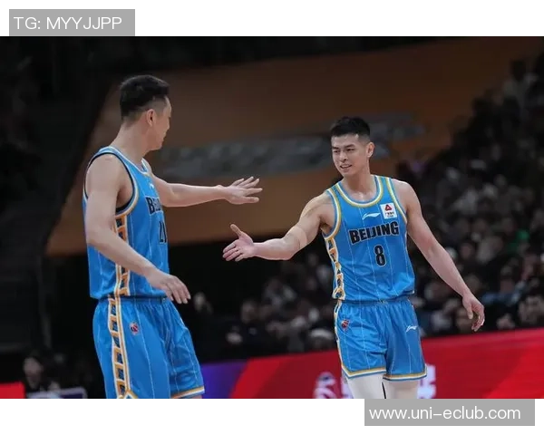 方硕在篮球赛场上的崛起与挑战解析，如何成为新一代球员的榜样